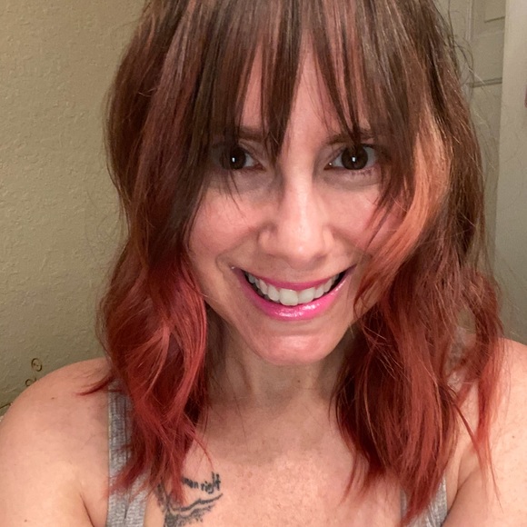 Meet your Posher, Jessica - Picture 2 of 6